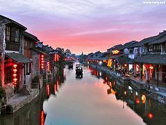 探索都市魅力 美好時(shí)光旅行社帶您暢游上海